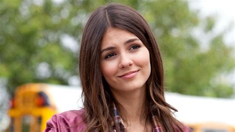 victoria justice on filming fun size and turning twenty teen vogue
