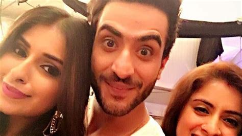 Yeh Hai Mohabbatein When Old Mihika Came Face To Face