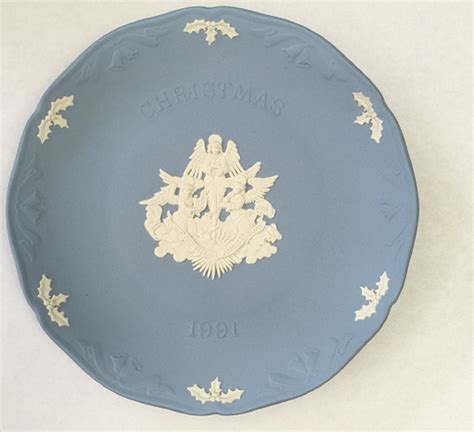 wedgwood jasperware blue christmas plate 1991 hark the