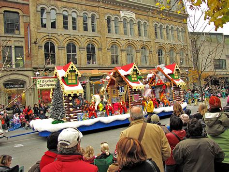 toronto city life santa claus parade