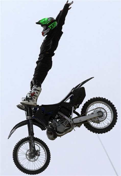 doob picture extreme motorcycle stunts