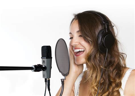 apogee announces  mic  usb microphone  uk distributor sound technology