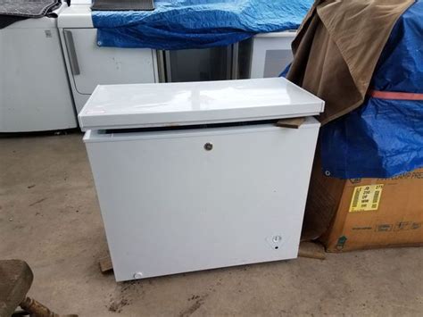 12 Cubic Foot Ge Freezer Chest Style White Like New For