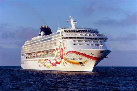 norwegian cruise  giving  cruise  passengers   sailing