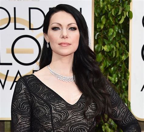 laura prepon waves golden globes glam fashion hollywood glamour beauty