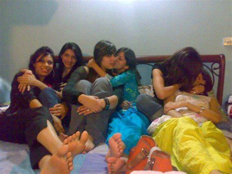 hot girls from pakistan india and all world hot girl kissing girl in pakistan photos