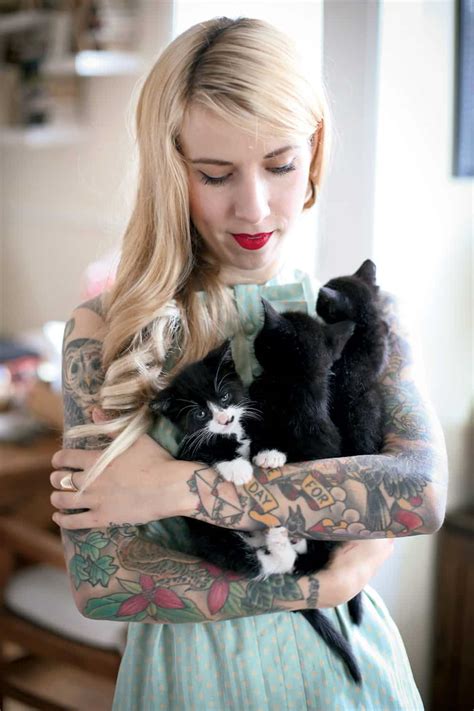 The Kitten Lady Has Stolen Instagram S Heart Social News Daily