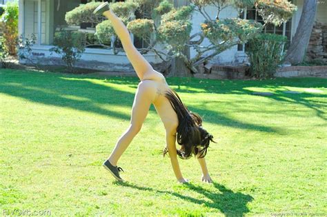 vibrant teen amateur does naked cartwheels in park pichunter