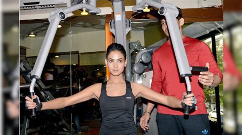 Snapshot Sonal Chauhan Seen Lifting Weights At The Gym