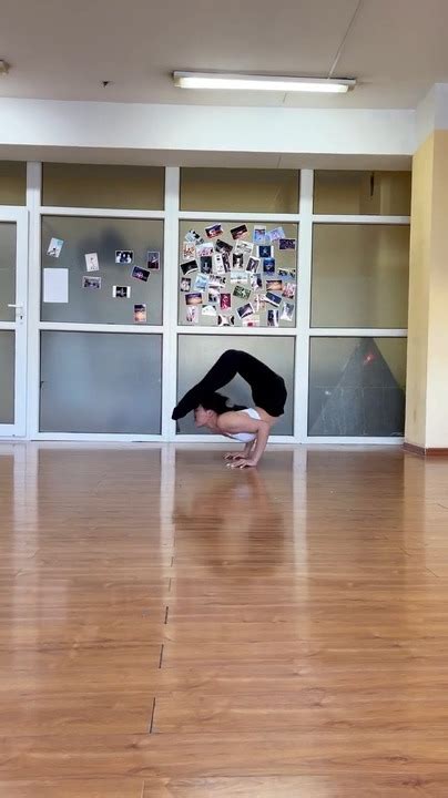 National Champion Performs Mind Blowing Tricks During Contortion