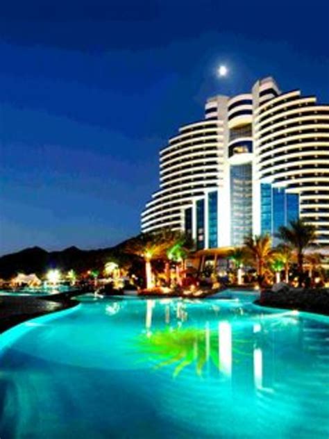 dubai hotels get eid boost from arab spring business
