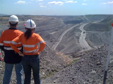 mining engineers outstrip    employability uq news