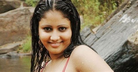 nri sexy indian girl sexy wet india girls pictures