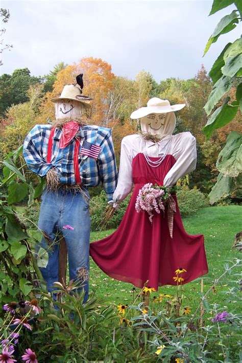 How To Make A Diy Scarecrow For Your Yard