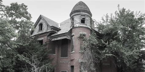 scariest haunted houses  america business insider