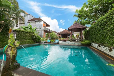 booking hotel sayong house  harga terbaru november blibli