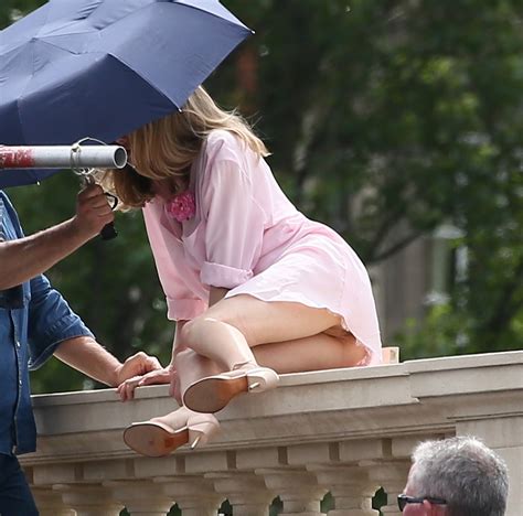 celebrity upskirt candids