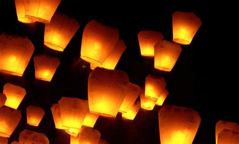 chinese sky lanterns sky lanterns groupon