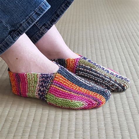 rainbow striped knit slipper pattern allfreeknittingcom