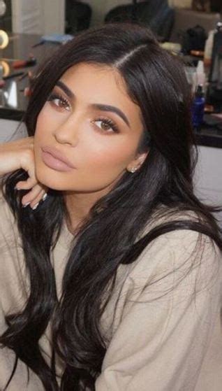 How To Recreate The Kylie Jenner Makeup Look Society19