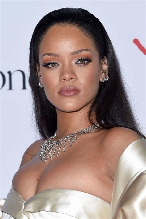Rihanna Beauty Lookbook Elle Australia