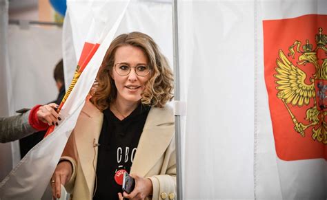 Tv Star Ksenia Sobchak Escaped From Russia Entering Lithuania With An