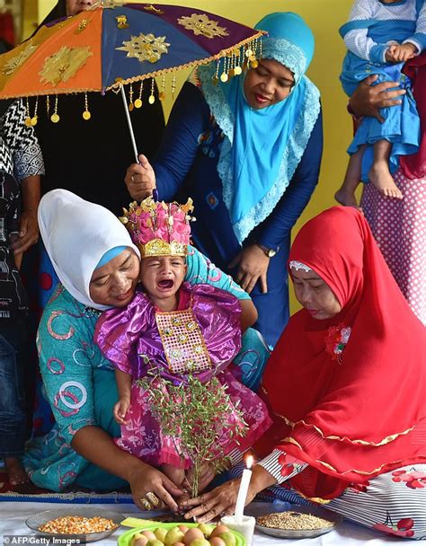 Female Genital Mutilation For Just 10 In Indonesia Daily Mail Online