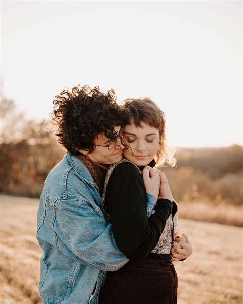 Engagement Photography Ideas In 2020 Lesbian Engagement