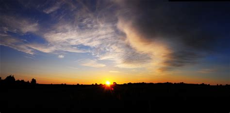 무료 이미지 경치 수평선 구름 태양 해돋이 일몰 햇빛 전망 새벽 분위기 황혼 저녁 잔광 오늘의 시작