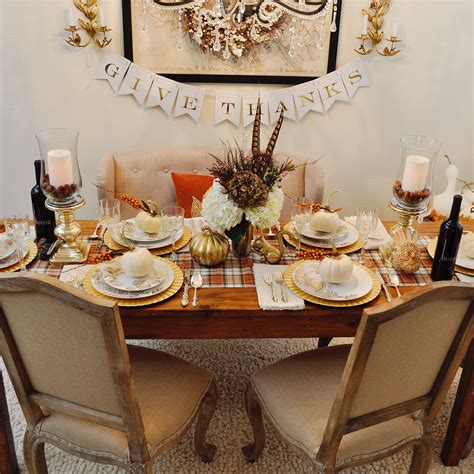 ways  set  perfect thanksgiving table  ladies  chair