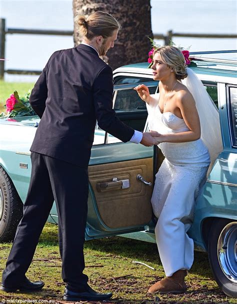 home and away s pregnant billie plays the runaway bride as she jilts vj daily mail online