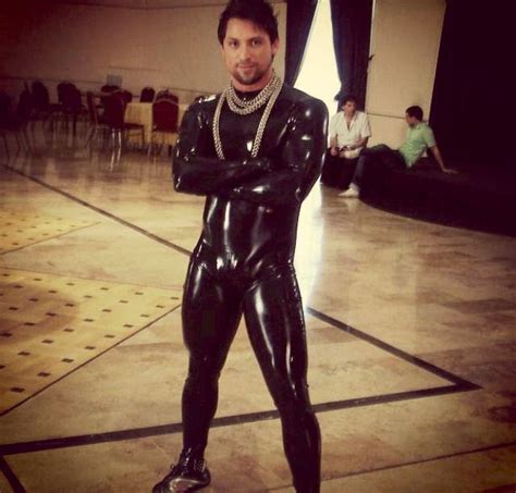 Pin Auf Males In Rubber And Latex