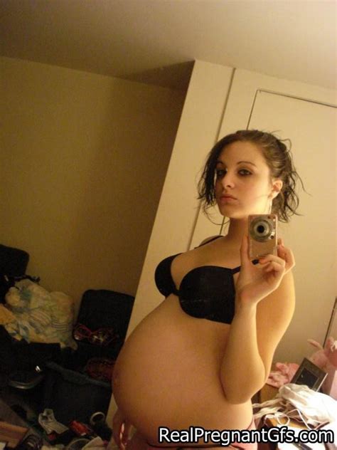 sexy pregnant girlfriends posing pichunter