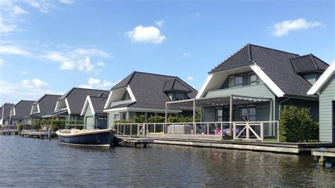 de zomer tegemoet met een vakantiehuisje aan het water vrbo nederland