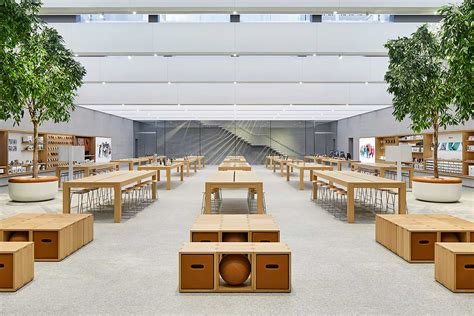 apple store flawless milano  lifestyle guide