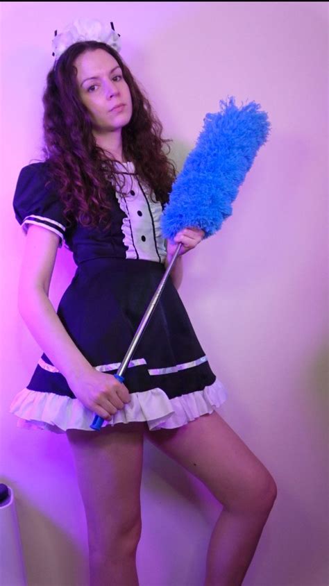 British Babe In Maid Costume Xeplik