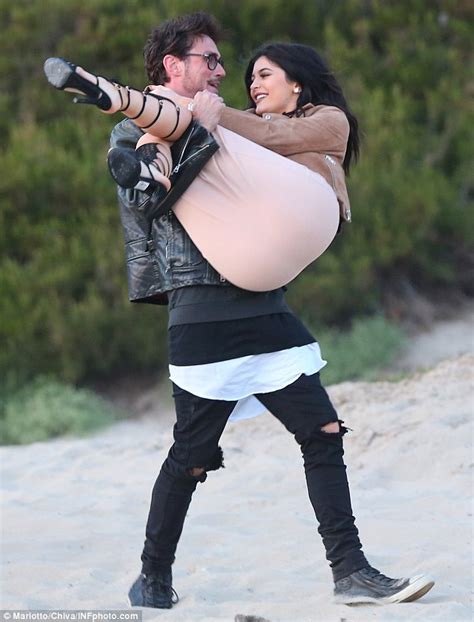 monews sweet moment swept off her feet kylie jenner