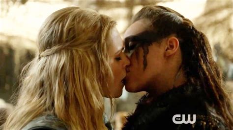 Fan Fiction Friday You’re Getting Clexa For Christmas