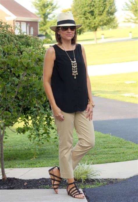 10 Comfortable Fashion Styles For Mature Women