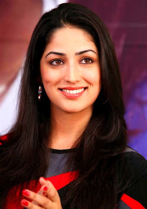 beautiful yami gautam performs  bollywood film action jackson