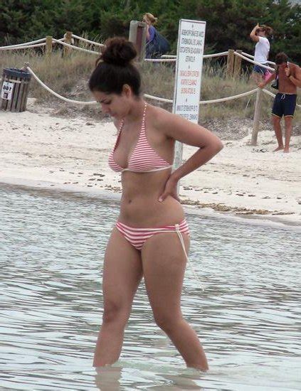 El Topless De Inma Cuesta Desnuda En La Playa Jaquemateateos