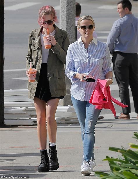 Reese Witherspoon Steps Out For Smoothies With Her Daughter Ava Daily