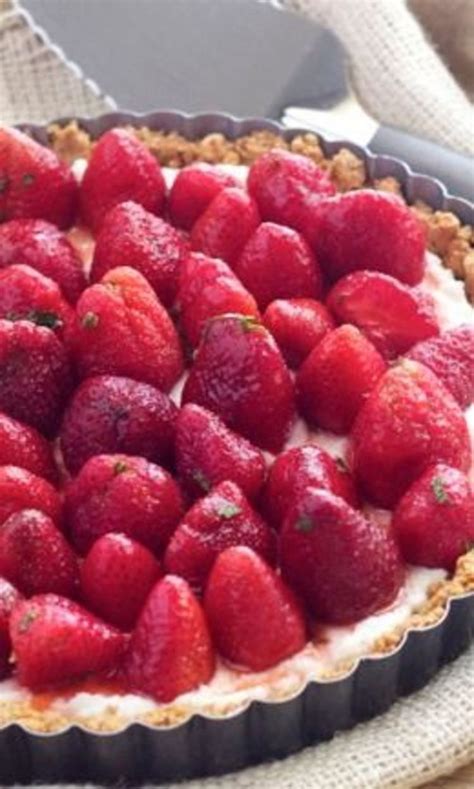 strawberry mint ricotta tart stetted sweet tarts delicious
