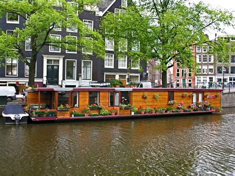 houseboat dormire nelle case galleggianti  amsterdam hotel migliori  zone consigliate