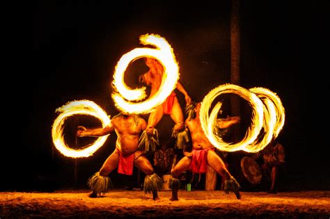 evening   waikiki starlight luau  waikiki hawaii travel guide