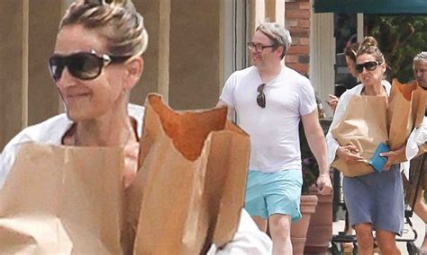 sarah jessica parker shops with husband matthew broderick in the hamptons