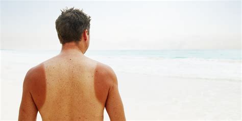 Here S How To Apply Sunscreen To Your Back Without Anyone Else S Help