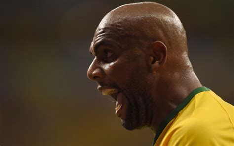 Insane Rumours Surrounding Maicon Being Dropped By Brazil