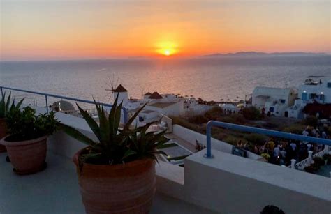 47 Best Santorini Hotels With Sunset Views