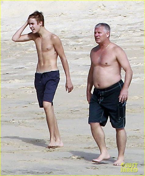 justin bieber shirtless in cabo with selena gomez photo 2615500 justin bieber selena gomez
